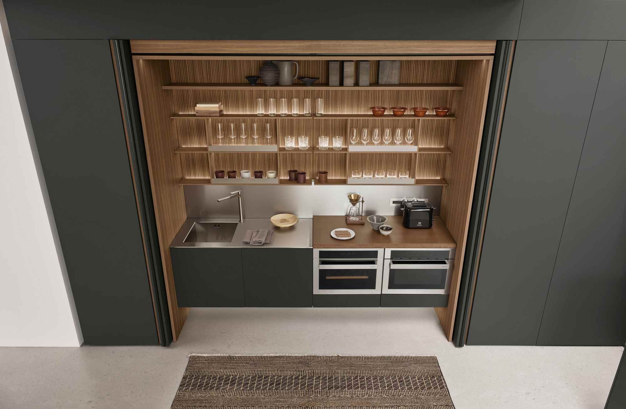 Кухня без ручек на заказ с полуостровом ERNESTOMEDA знак ARCH-00140912 - Вид №1