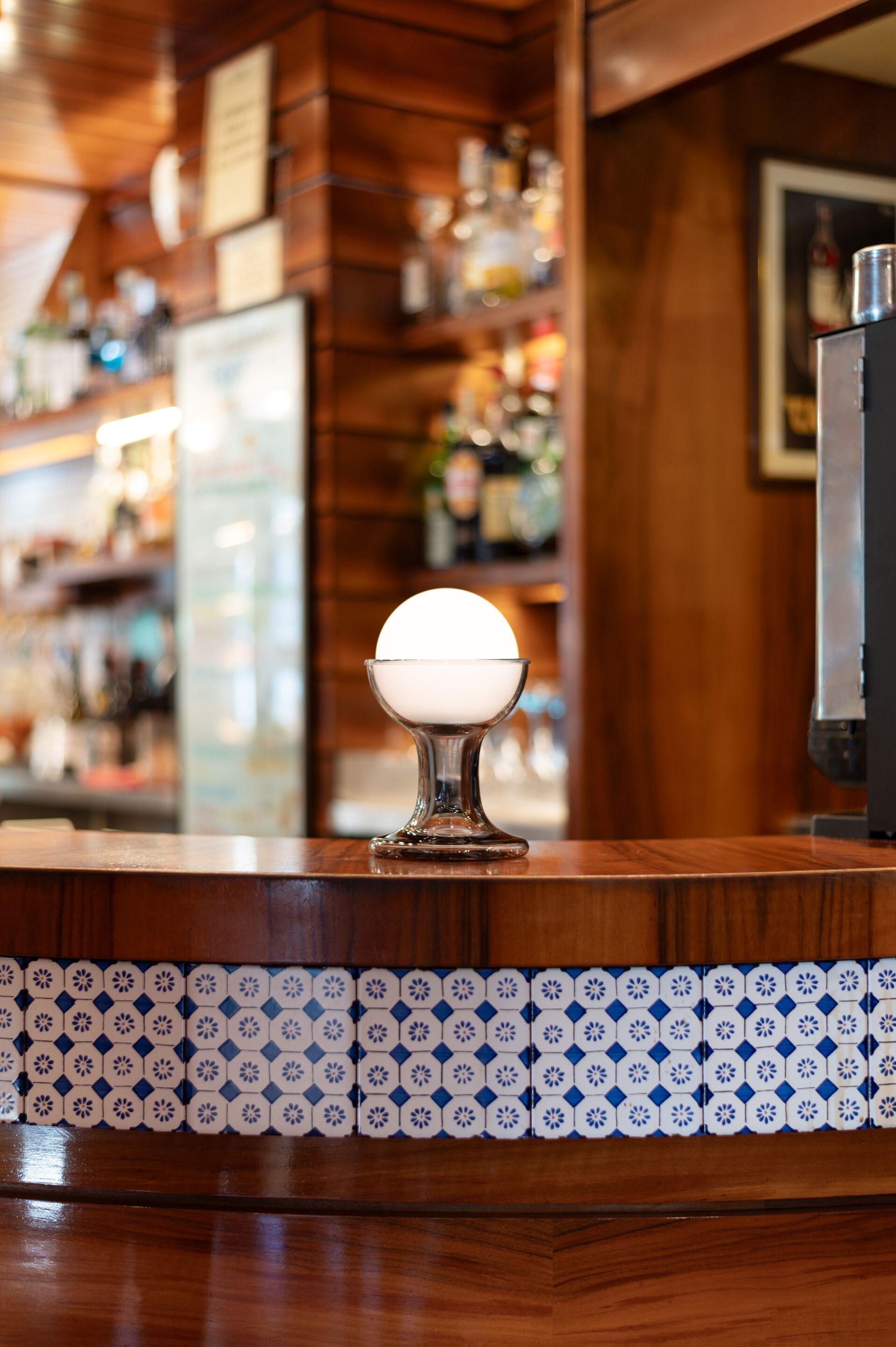 Стеклянная светодиодная настольная лампа Established&Sons GELATO ARCH-00054720 - Вид №57