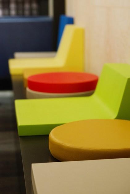 Quinze & Milan Скамья из пеноматериала qm со спинкой Podium seat sun-id-1383554 - Вид №2