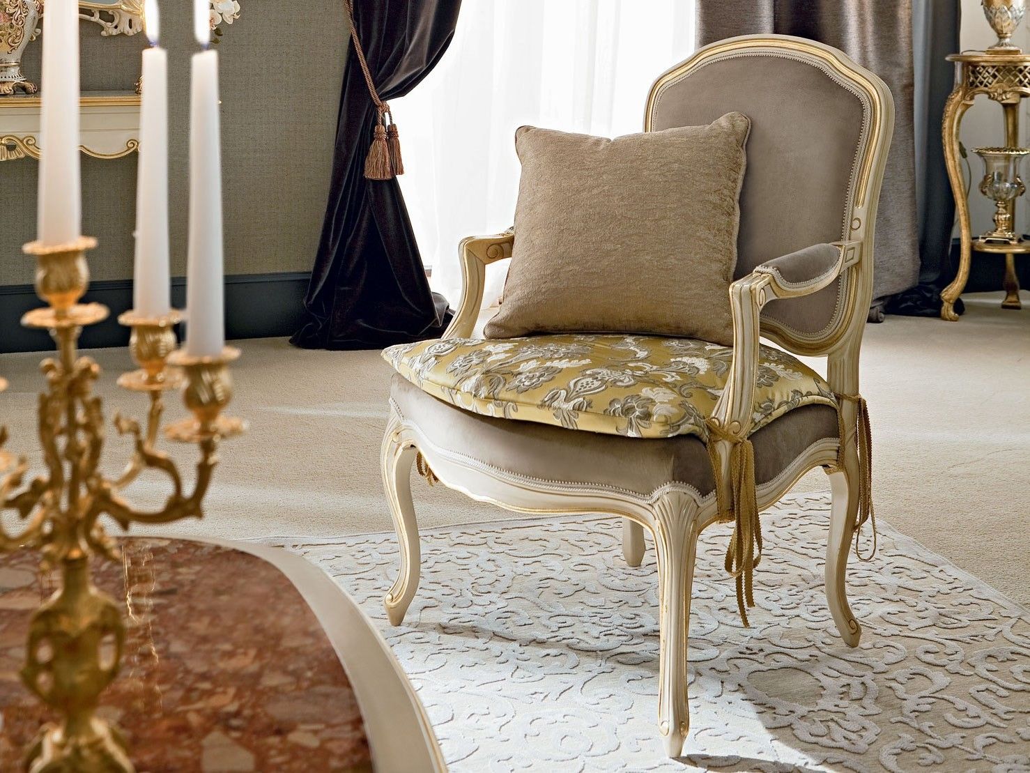 Кресло с подлокотниками Modenese Luxury Interiors Casanova ARCH-00000918