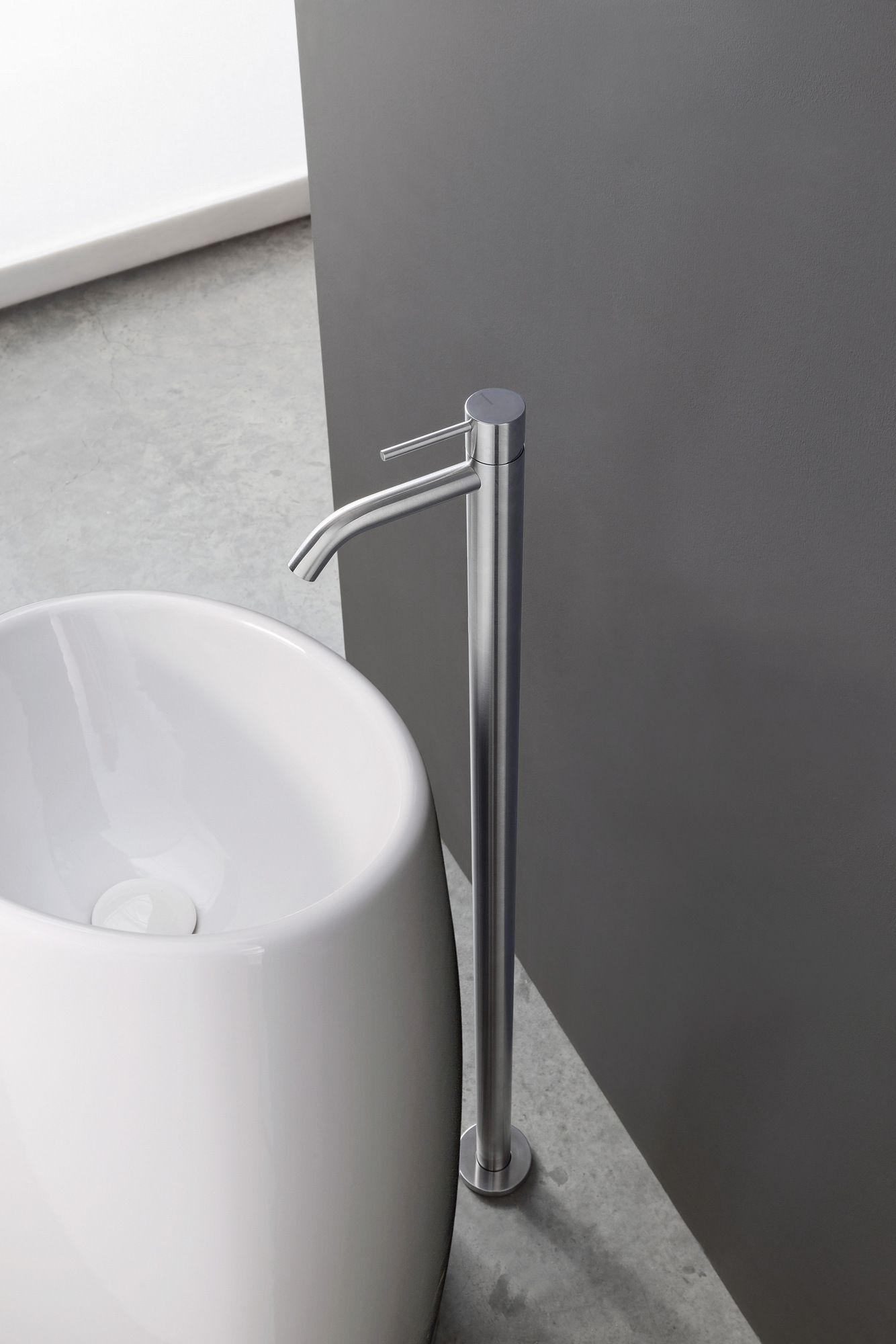 Однорычажный смеситель для раковины из нержавеющей стали Rubinetterie Treemme 40 мм ARCH-00010926