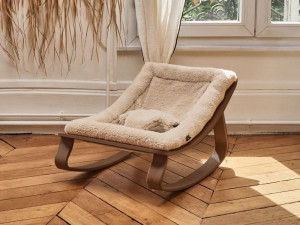 Кресло-качалка из грецкого ореха