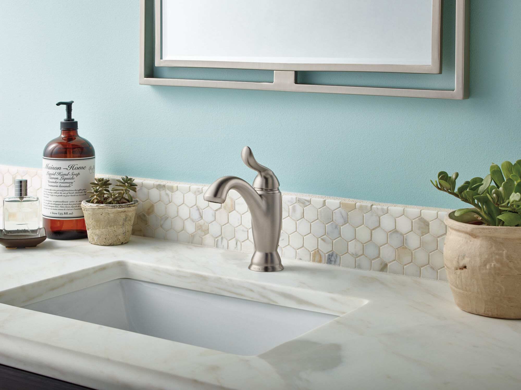 594-SSMPU-DST Смеситель для ванной с одной ручкой Delta Faucet Linden Нержавеющая сталь  - Вид №1