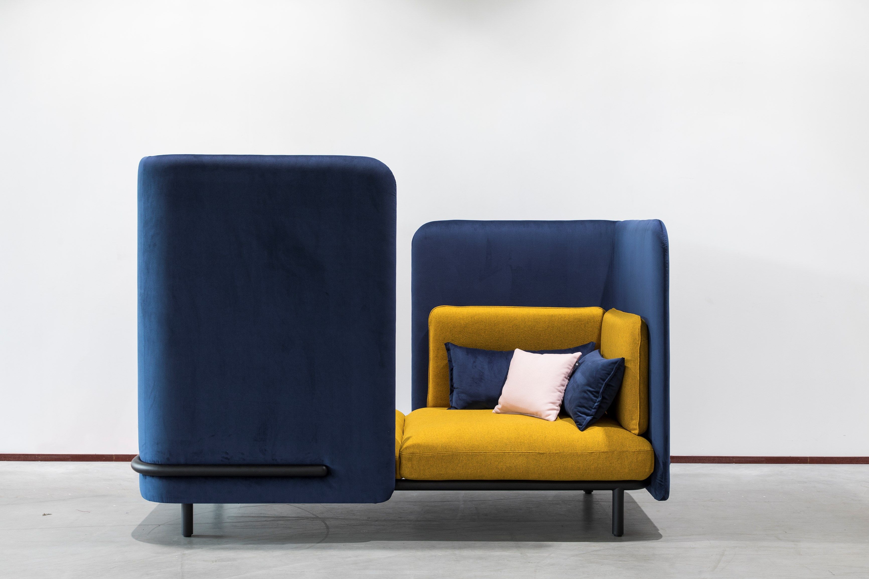 Тканевое кресло с высокой спинкой BuzziSpace BuzziSpark ARCH-00089382 - Вид №4