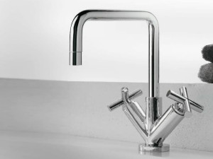 Смеситель для раковины с одним отверстием и отдельными розетками