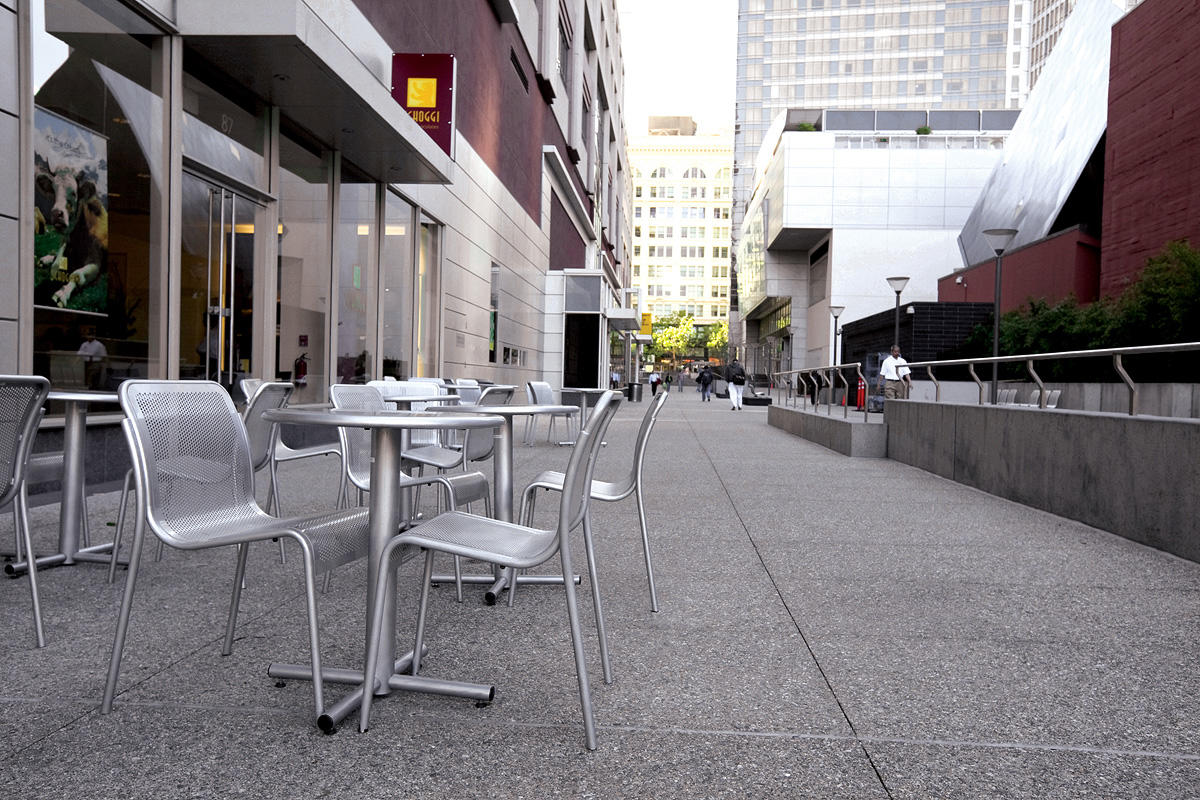 FSRT150 Крест стол  Forms-surfaces  - Вид №1