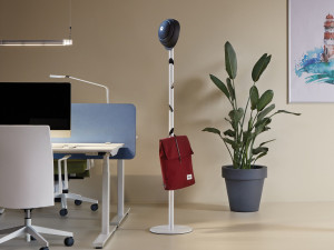 Металлическая напольная вешалка