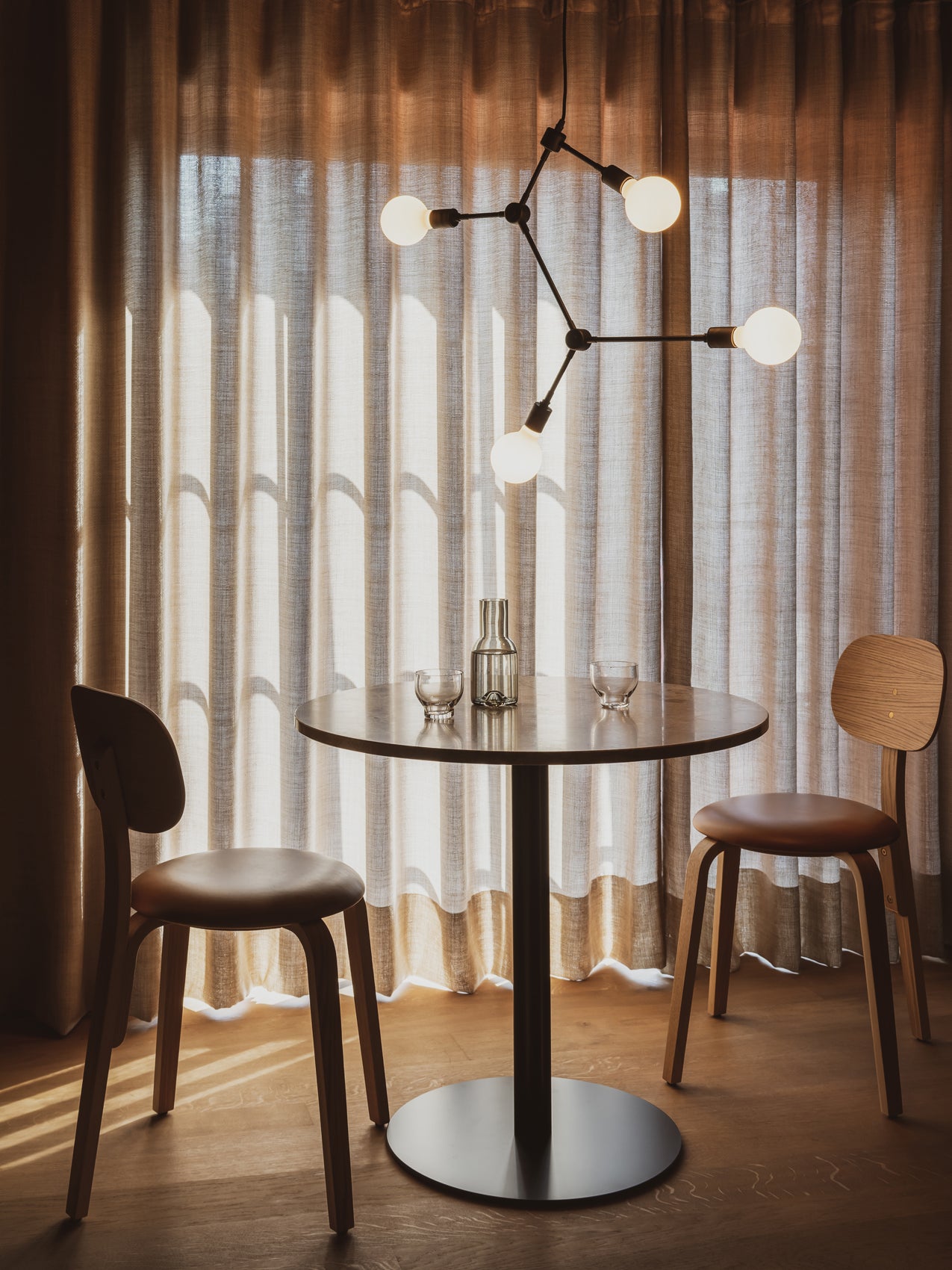 5709262042715 Afteroom Plus, Обеденный стул на деревянной основе, обитый LuceLight  - Вид №5