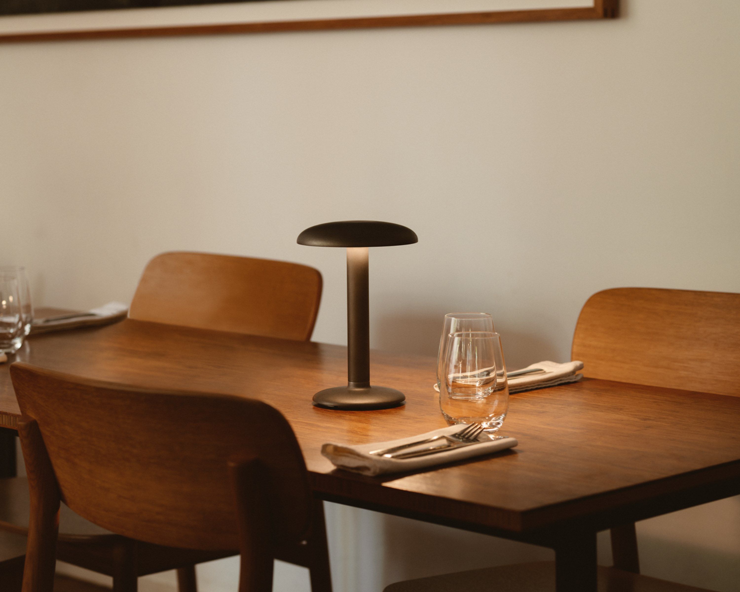 Светодиодная настольная лампа с батарейным питанием Flos Gustave ARCH-00113799 - Вид №7