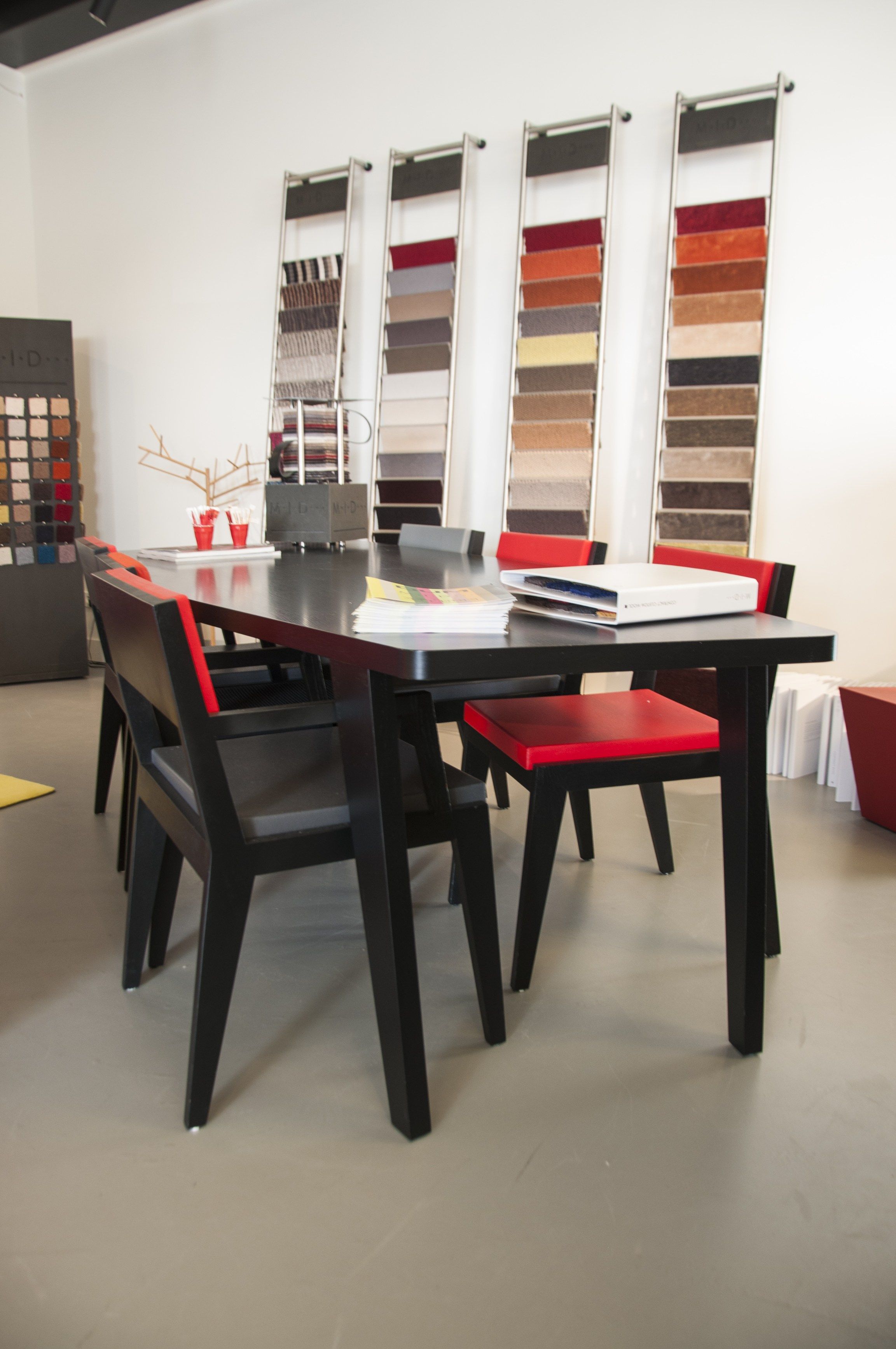 Деревянный обеденный стол Quinze & Milan номер 26 ARCH-00110402 - Вид №1