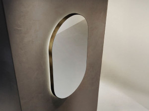 Овальное зеркало со встроенным настенным освещением