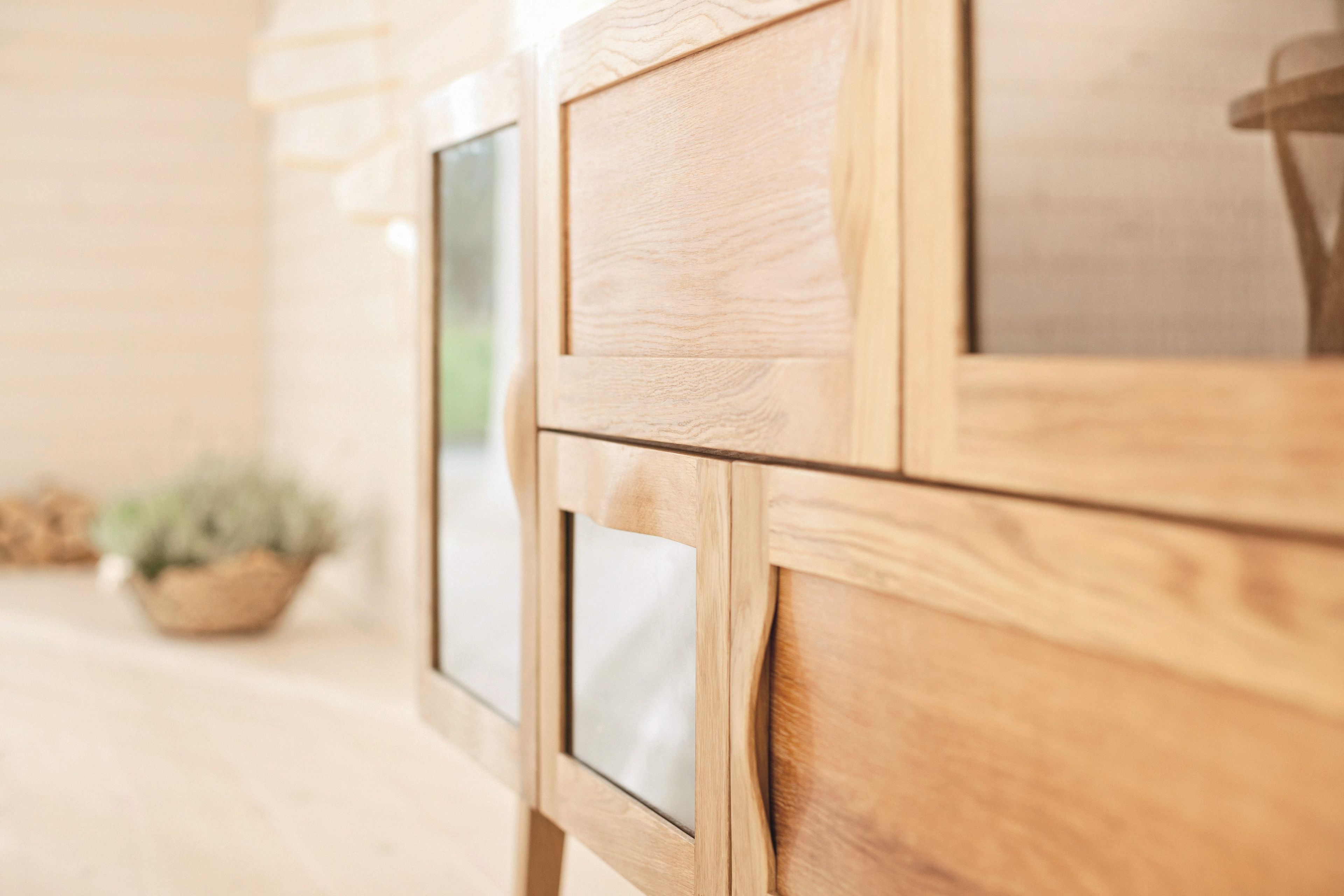 Шкаф из дуба с распашными дверями Hans K Rainbow ARCH-00004935 - Вид №1