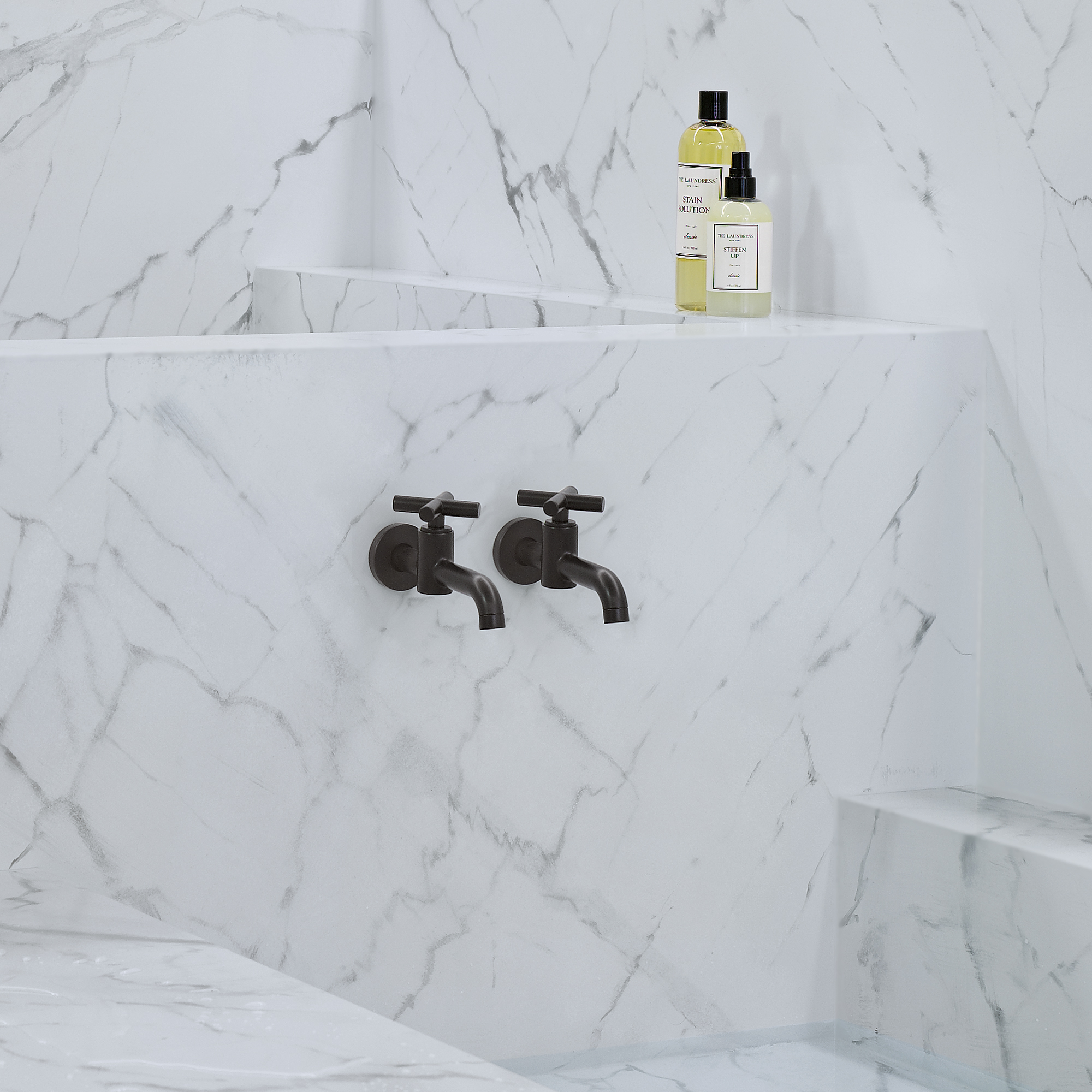 ТАРА Настенный кран для холодной воды без донного клапана - Темный Хром DornBracht Tara 30010892-19 - Вид №1