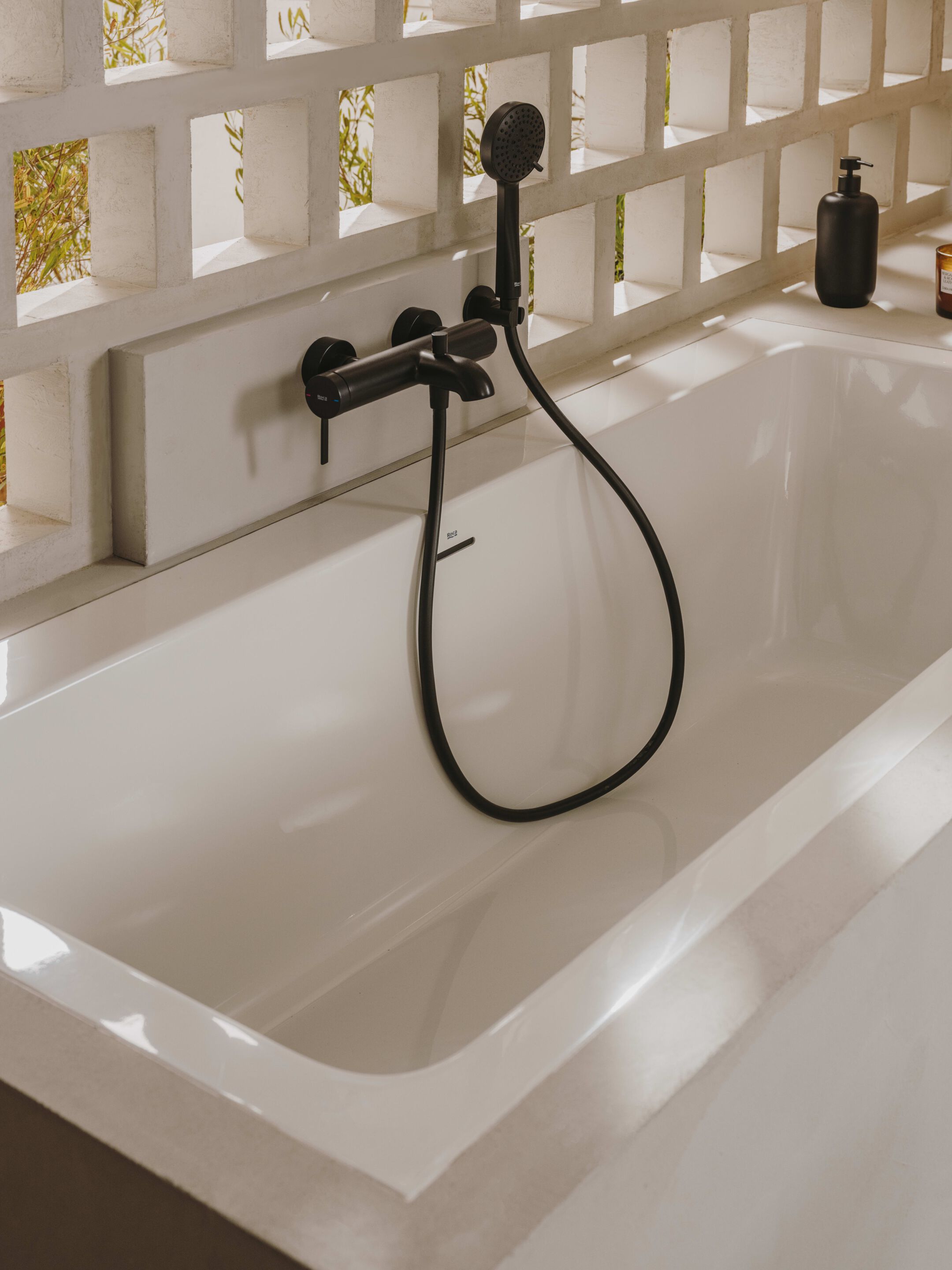 Наружный смеситель для ванны с переключателем Roca Ona ARCH-00030949 - Вид №12