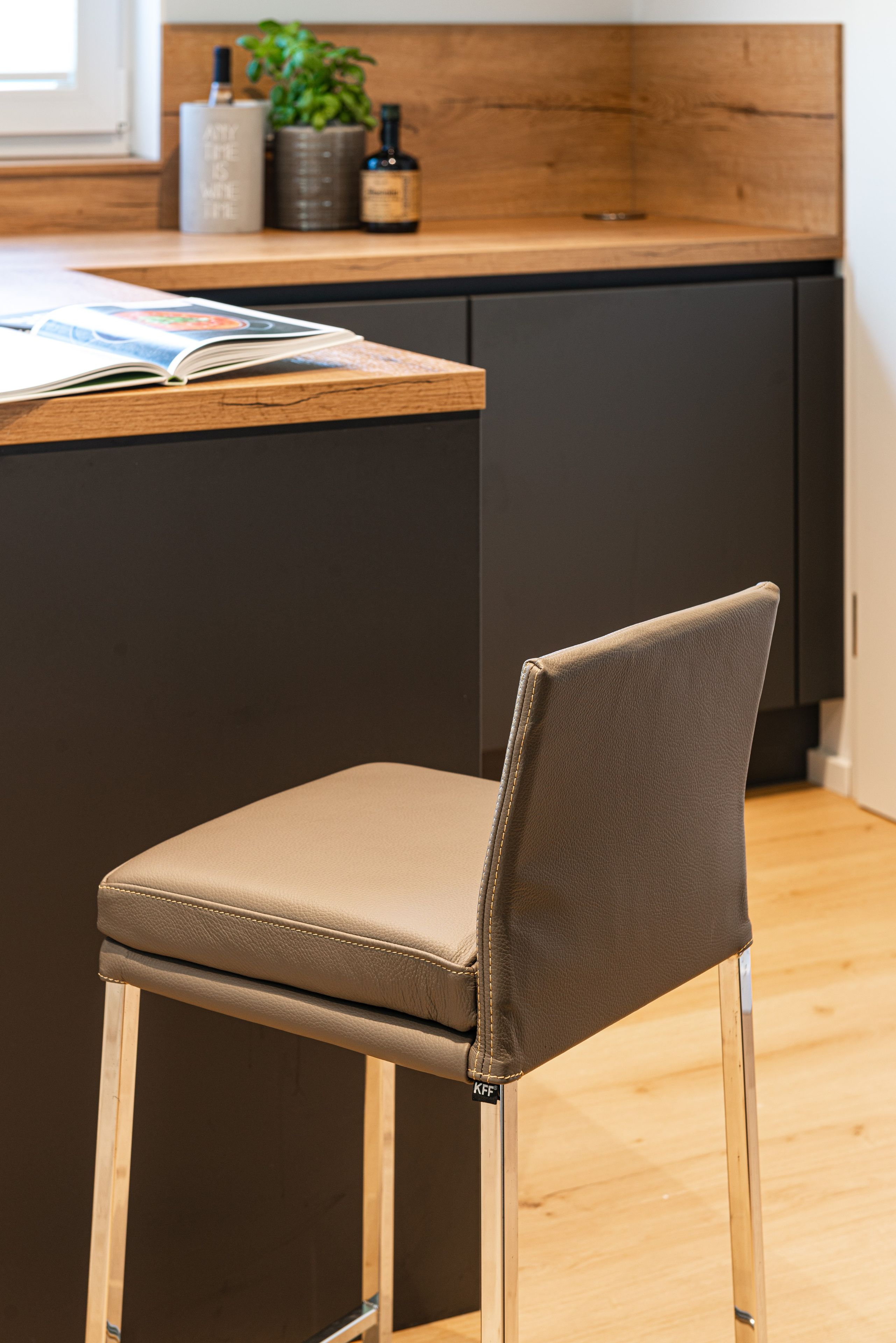 Мягкий табурет со спинкой KFF Texas Flat ARCH-00052017 - Вид №3