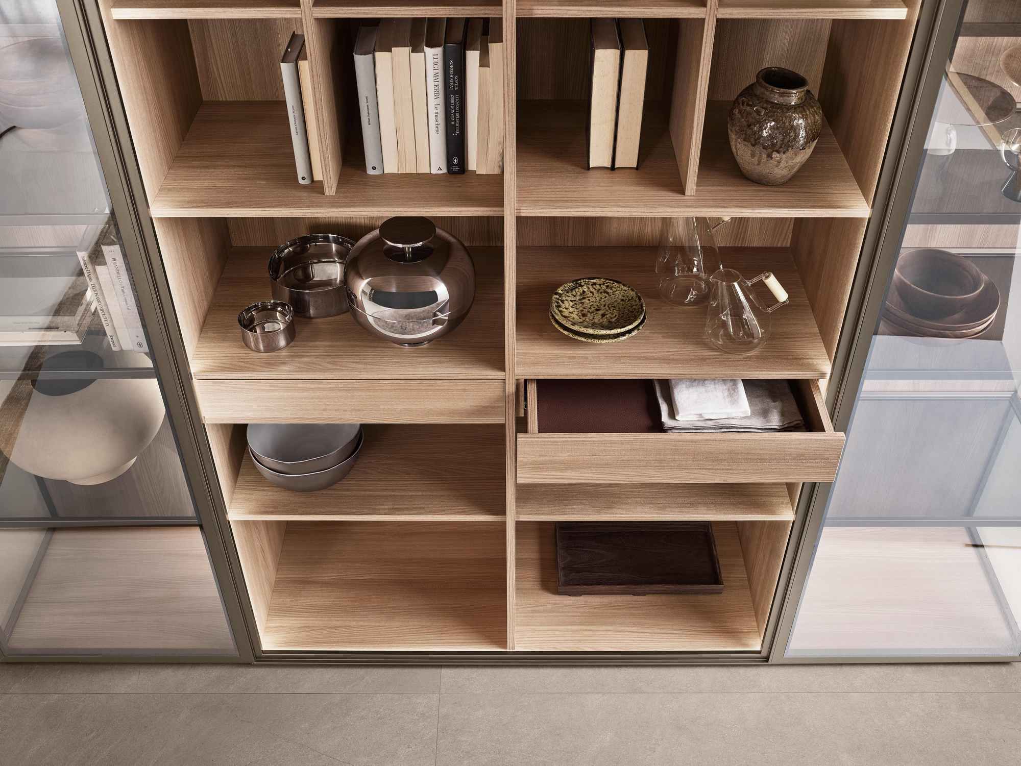 Кухня без ручек на заказ с полуостровом ERNESTOMEDA знак ARCH-00069072 - Вид №2