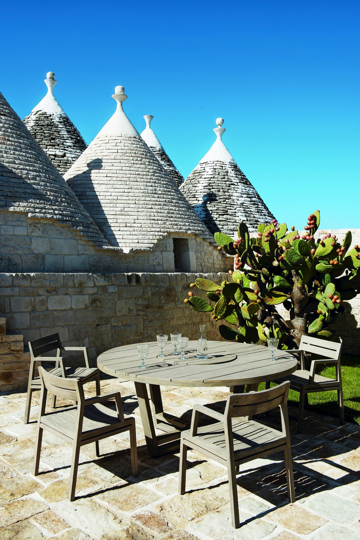 Круглый садовый стол с Lazy Susan Ethimo Costes ARCH-00031729 - Вид №1