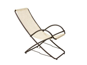 Складной тканевый шезлонг с подлокотниками