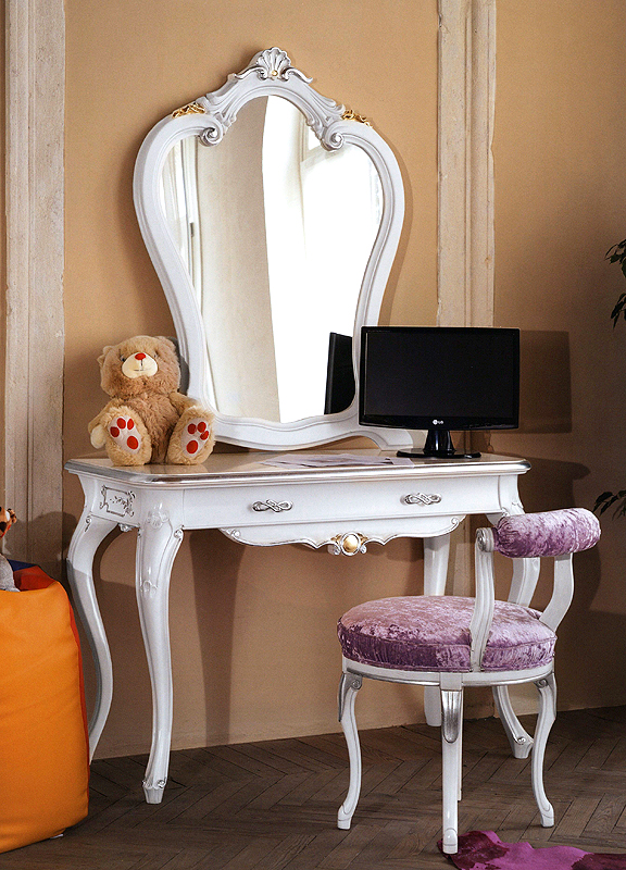 Туалетный столик  BTC INTERNATIONAL T525 