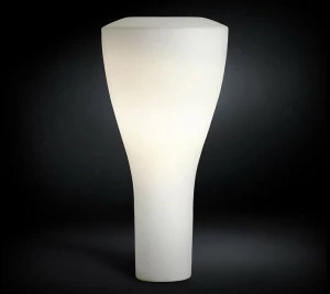 VGnewtrend Торшер для улицы из полиэтилена Tippy 7521430.93