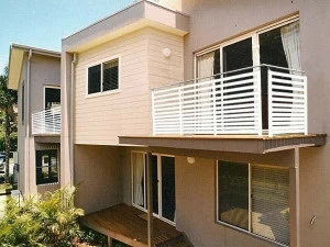 ALUSCALAE Алюминиевая балюстрада с горизонтальными алюминиевыми профилями