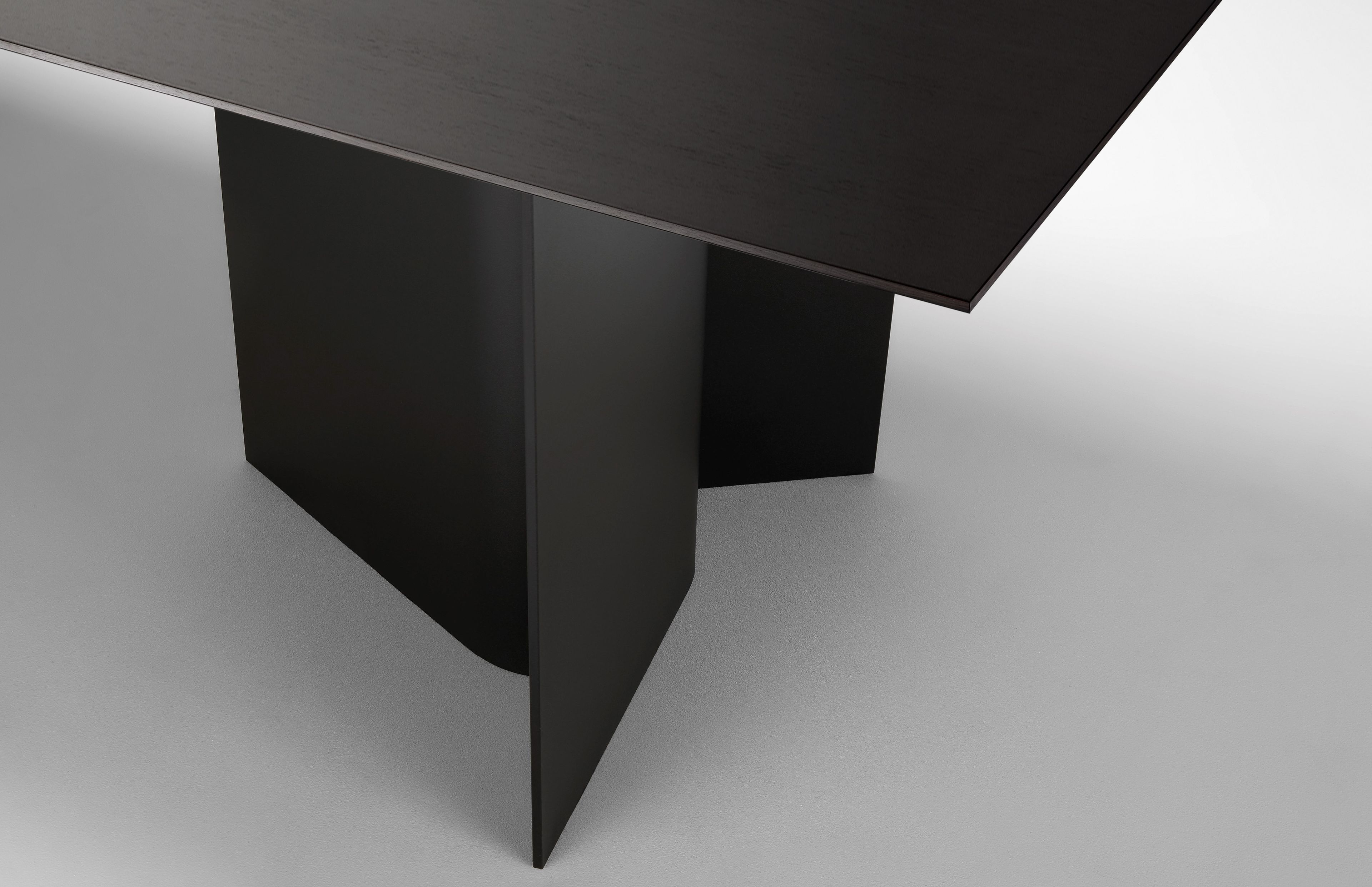 Прямоугольный алюминиевый стол и дубовая столешница Ross Gardam ARCH-00153044 - Вид №2