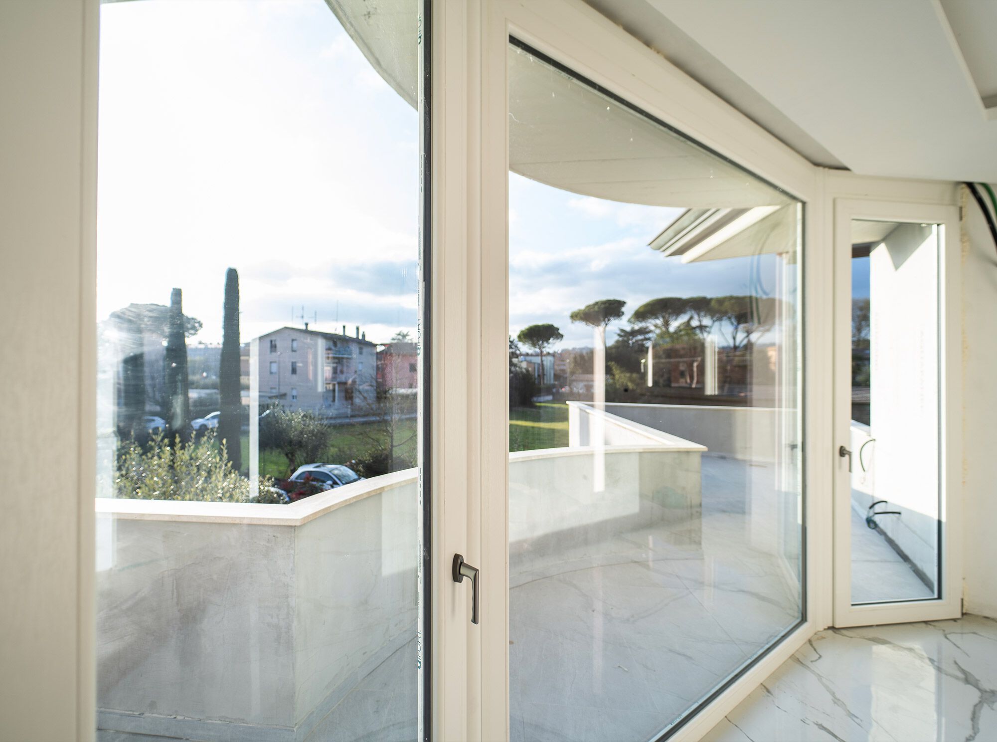 Окно с тройным остеклением из ПВХ QFORT Stars ARCH-00024384 - Вид №2