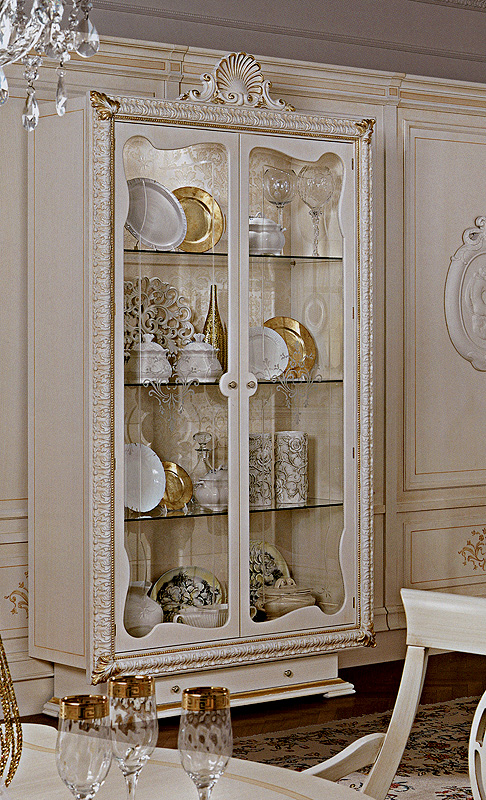 Витрина  ANTONELLI MORAVIO 1569 Pitti