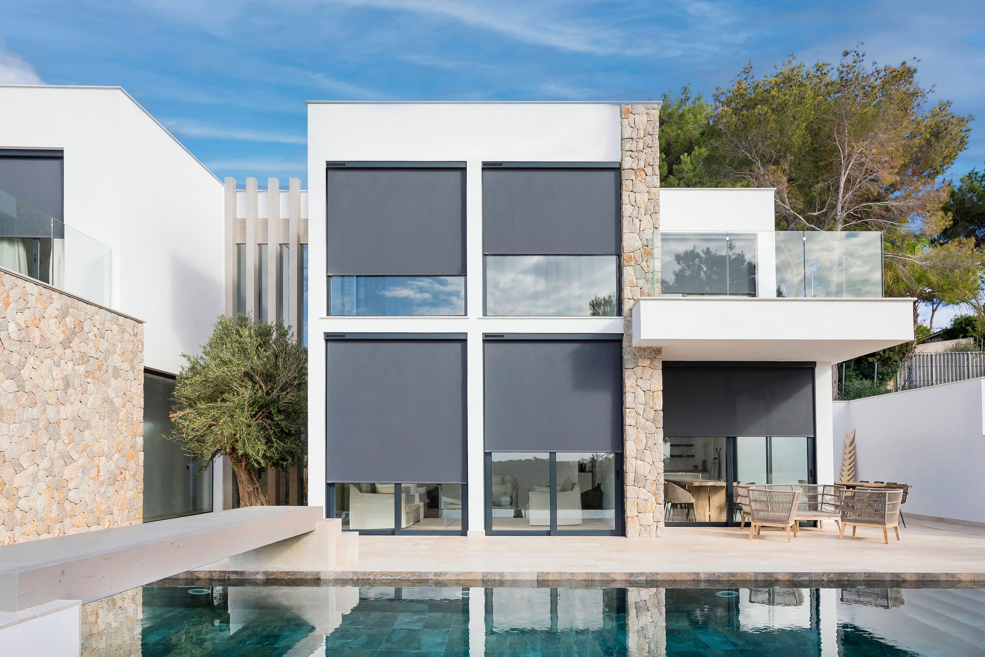 Тканевый моторизованный мусорный тент Bandalux B-BOX SOLAR ARCH-00134846 - Вид №1