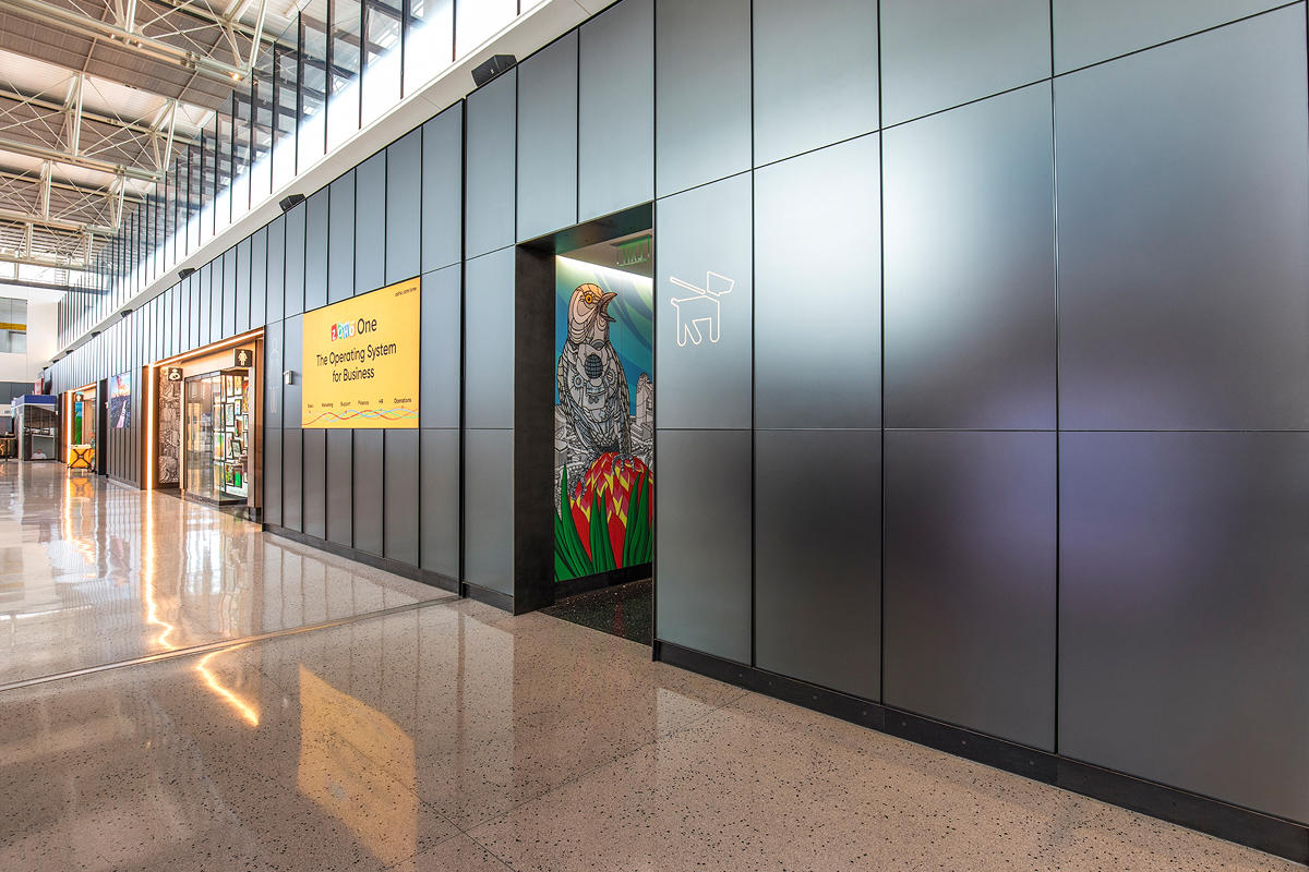 FSRT651 Деталь выравнивающей системы облицовки стен с панелями из нержавеющей стали с отделкой из морского камня, открытым внешним углом из нержавеющей стали и ребрами по периметру из нержавеющей стали Forms-surfaces  - Вид №8