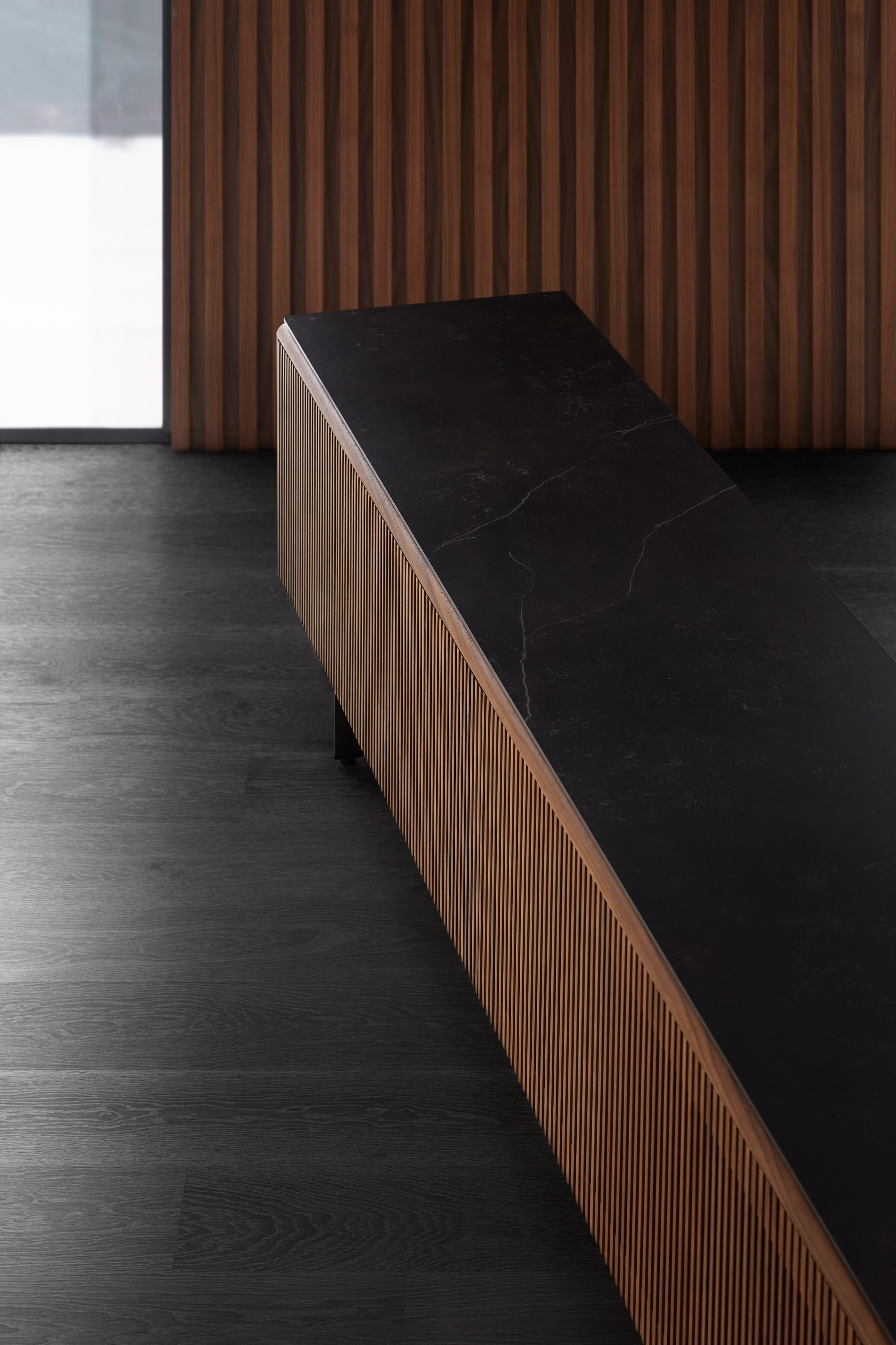 Деревянный шкаф для телевизора с откидными дверцами Punt Мальме ARCH-00024058 - Вид №23