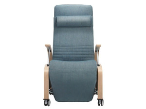 Кресло с колесами