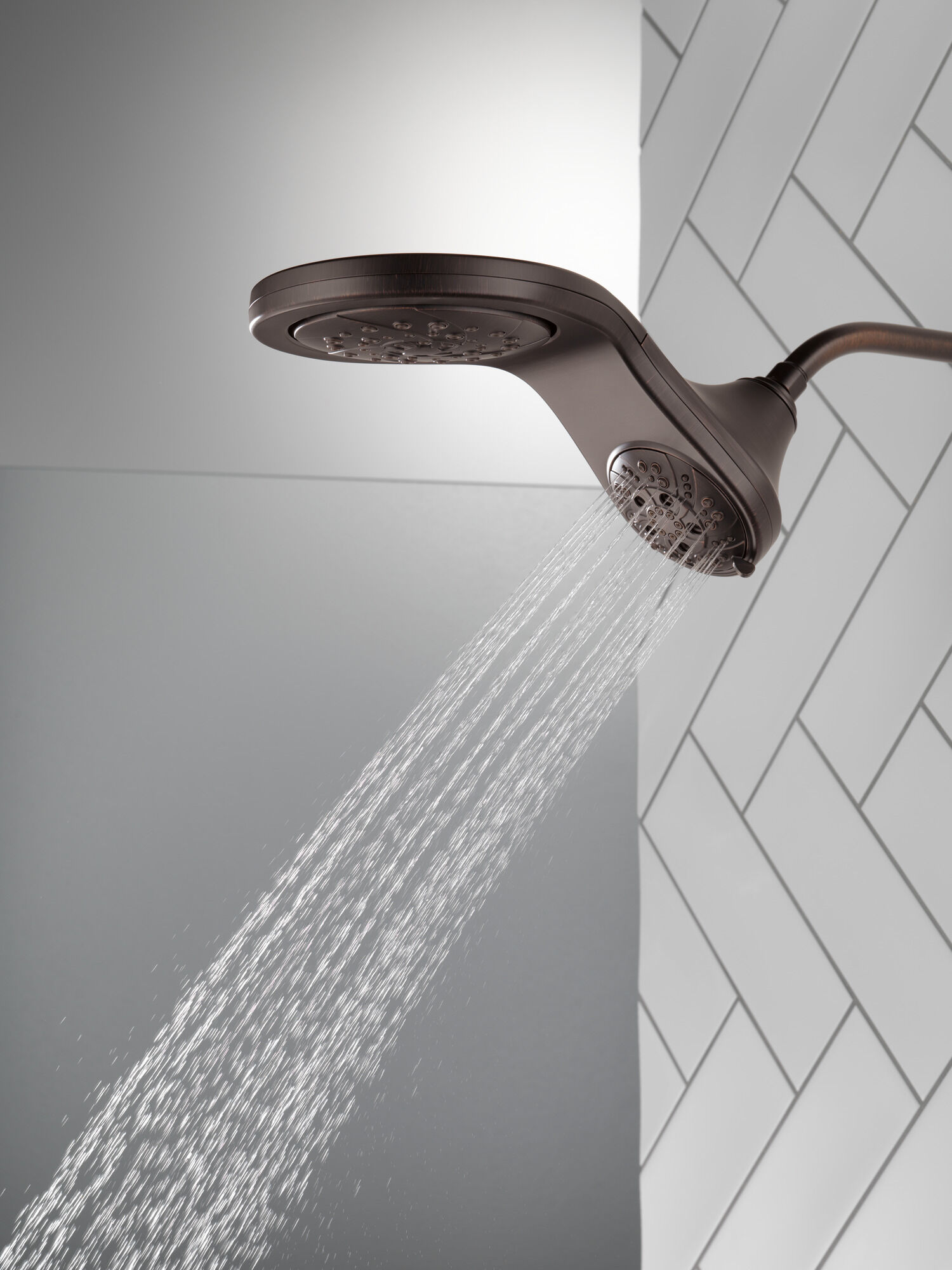 58581-RB25-PK HydroRain® H2Okinetic® 5-регулировочная душевая лейка два в одном Delta Faucet Universal Showering Венецианская бронза  - Вид №10