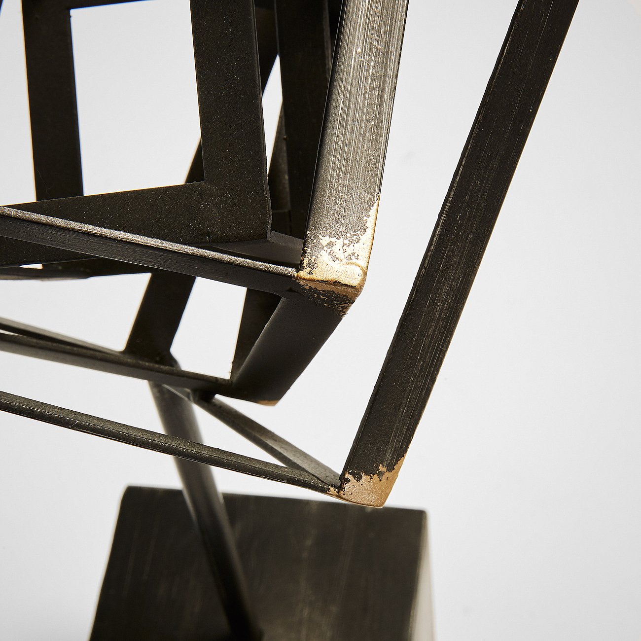 Настольная фигурка черная Urbanist от La Forma LA FORMA  343344 Черный  - Вид №1