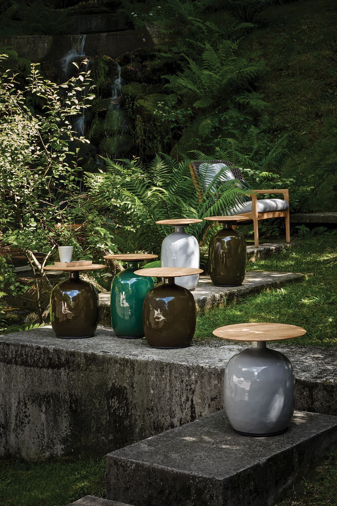 Круглый высокий садовый столик из керамики и тика Gloster ARCH-00062417 - Вид №6