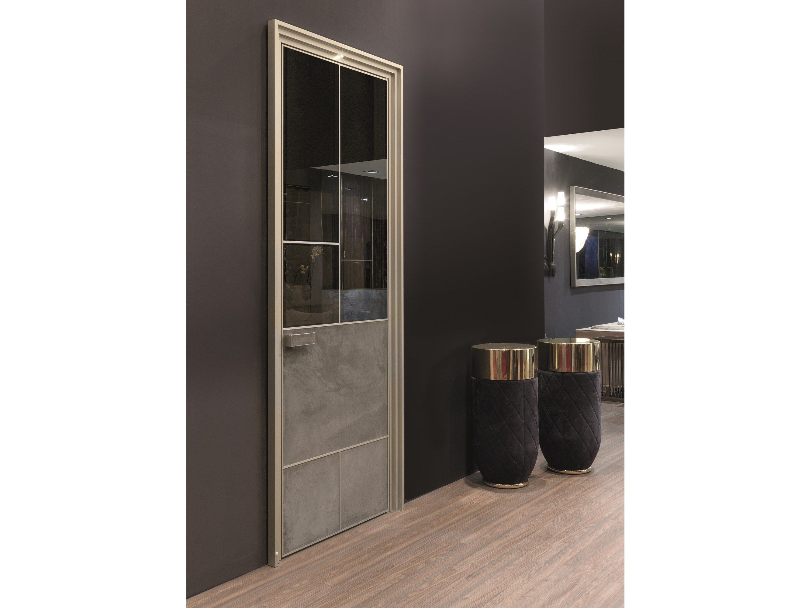 Распашная дверь из кожи и стекла Longhi Aluminiun Chic-Doors ARCH-00021756 - Вид №1