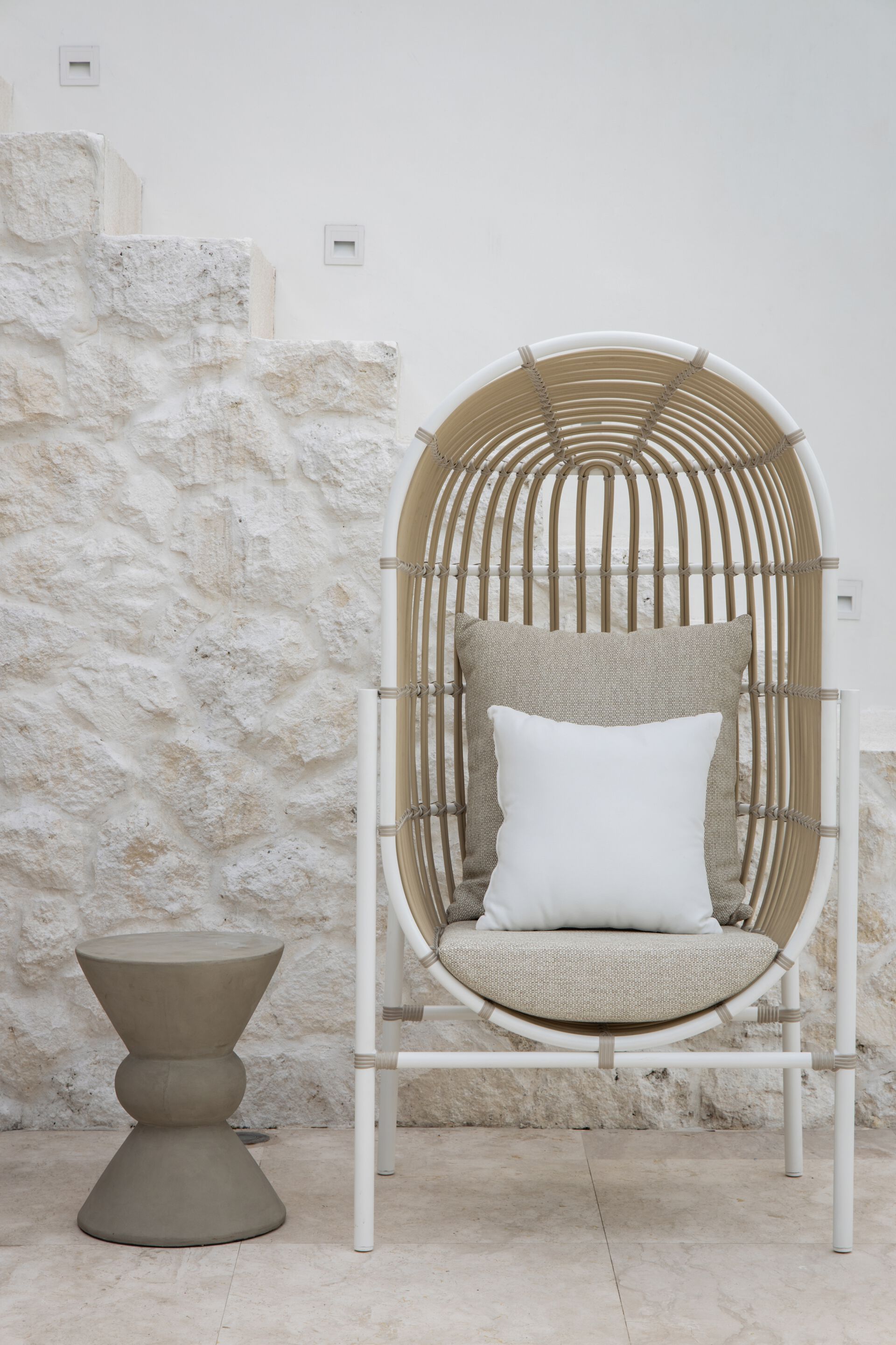 Низкий садовый стул из волокнистого бетона cbdesign Space ARCH-00052200 - Вид №1