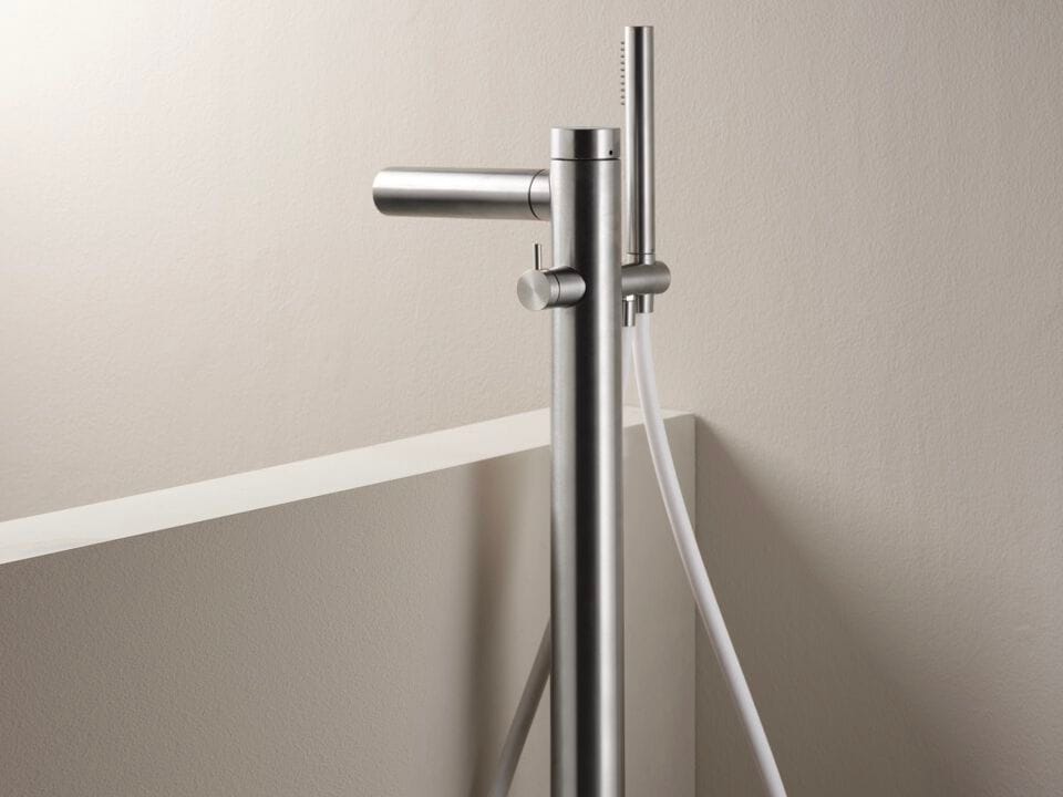 Смеситель для ванны из нержавеющей стали с ручным душем BEAMTECH Timeless ARCH-00150876