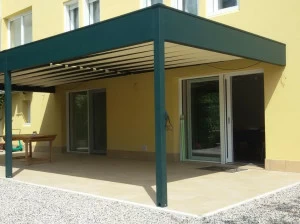 L'Officina by Adami Настенная металлическая пергола со сдвижной крышкой