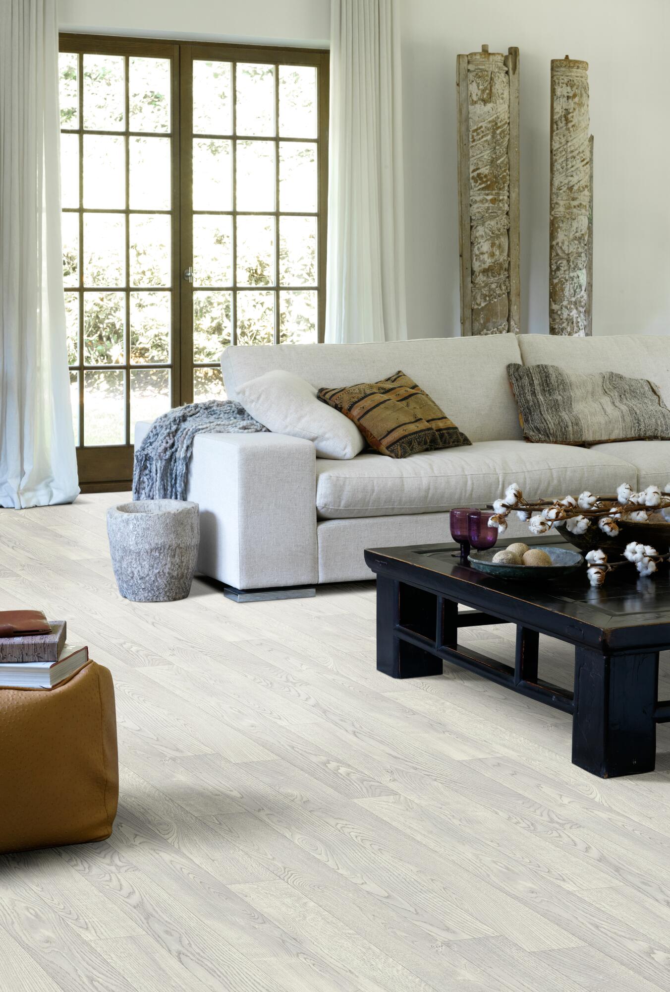 Нескользящий виниловый пол с эффектом дерева BEAUFLOR Blacktex ARCH-00128447