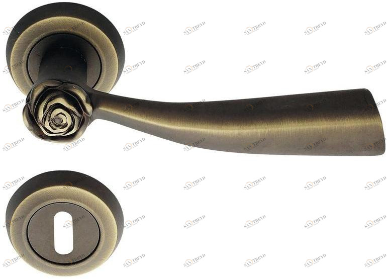 LINEA CALI' Классическая латунная ручка на розетке с замком Rose sun-id-1427456