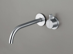 Однорычажный настенный смеситель для раковины