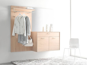 Шкаф для прихожей с настенным зеркалом
