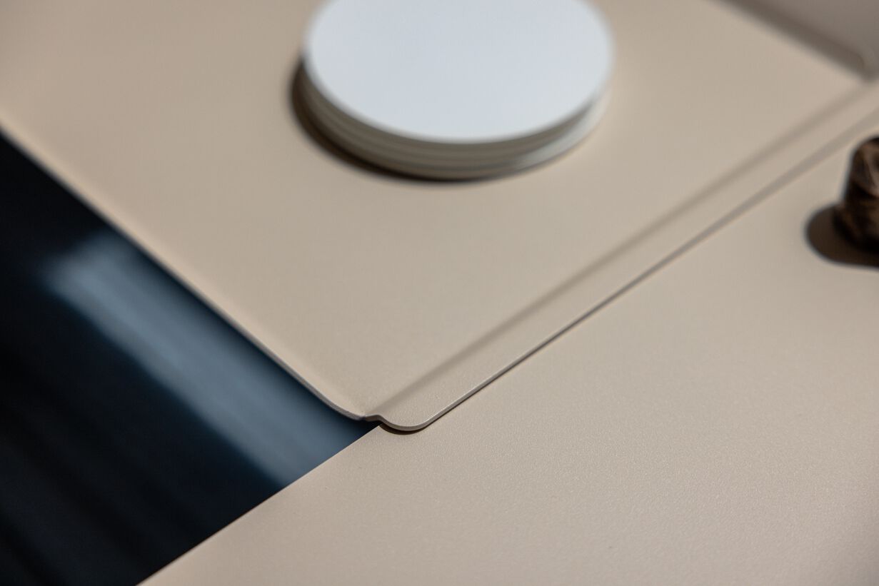 Низкий журнальный столик из листового металла Metallbude CUT ARCH-00111188 - Вид №18