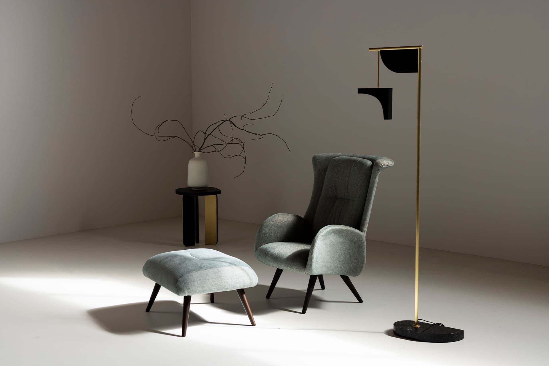 Латунный светодиодный торшер с мраморным основанием Greenapple OPPOSITE ARCH-00072516 - Вид №3