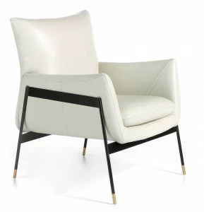 Кресло кожаное с черными металлическими ножками белое от Angel Cerda ANGEL CERDA ДИЗАЙНЕРСКИЕ 00-3865511 Белый