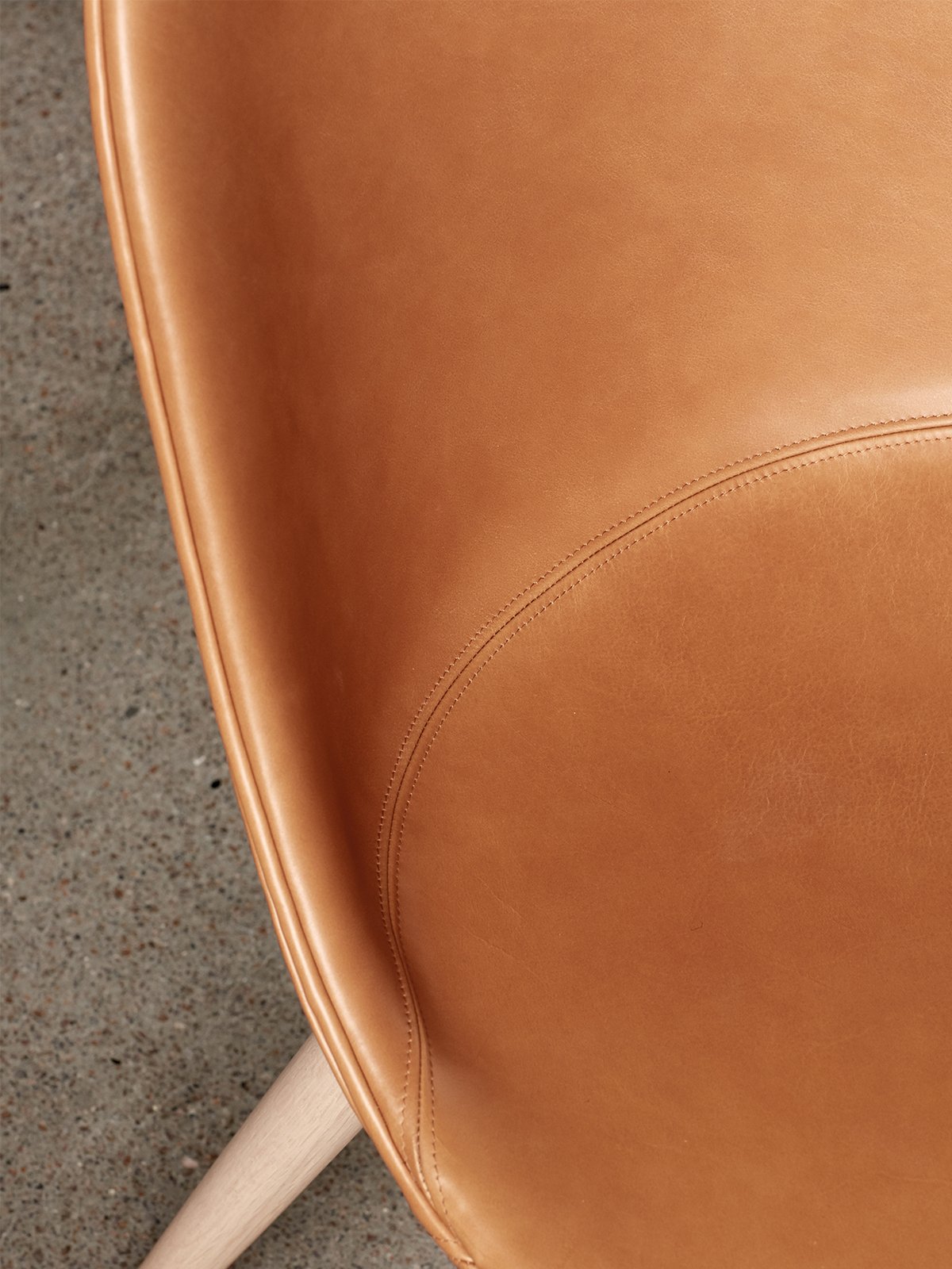 9395002-01BC08ZZ MENU Боковой обеденный стул Harbour, деревянная основа, обитый Темный мореный дуб | Мох 0022  - Вид №3