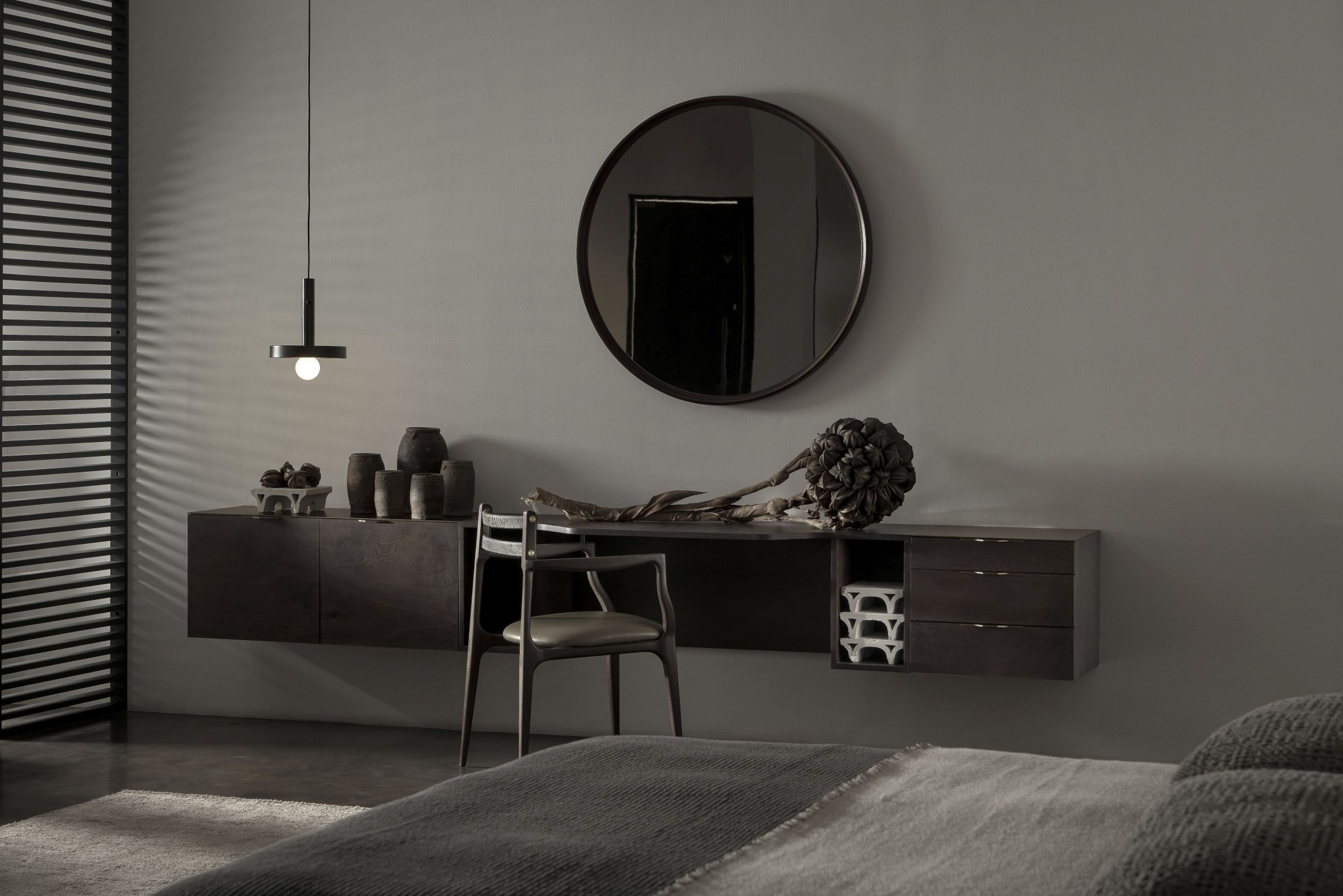 Подвесной шкаф из дуба с распашными дверями District Eight Drift ARCH-00068775 - Вид №2