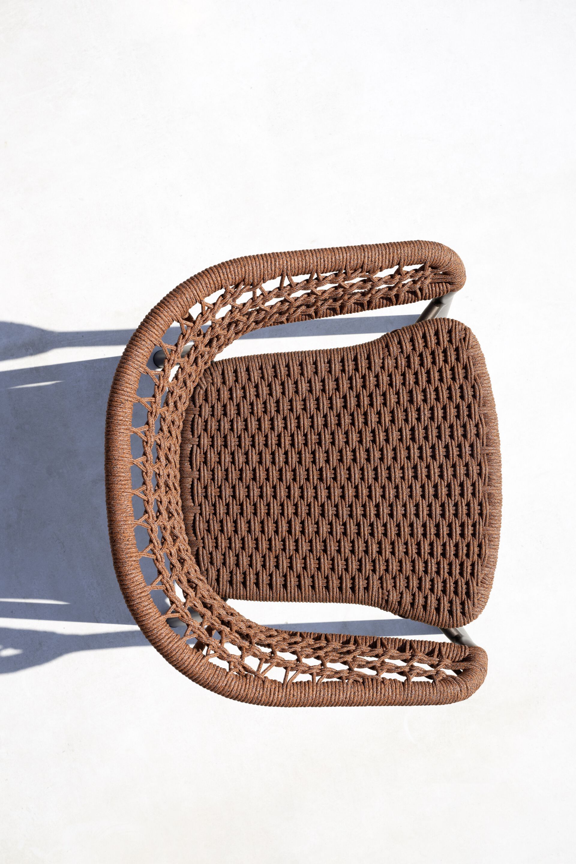 Веревочный садовый стул с подлокотниками Varaschin плинтус ARCH-00025043