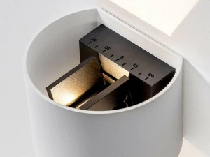 HER Настенный светодиодный светильник для улицы с регулируемым прямым и отраженным светом  Ex044